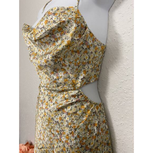 Misty Rose Women Floral Open Back Mini Dress Size Medium Silky Made in USA - Picture 7 of 9